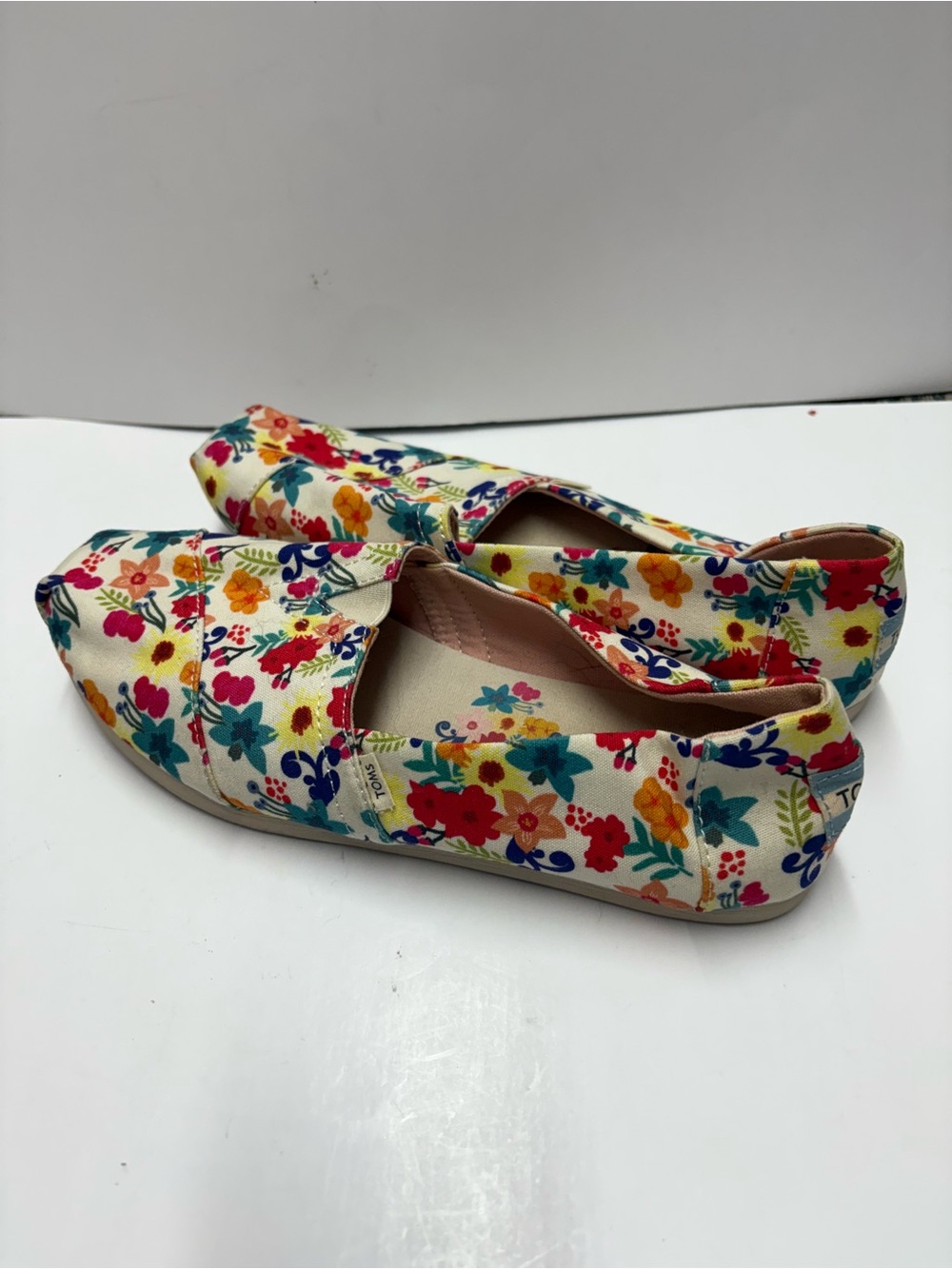 Toms Floral Classic Canvas Bloom Where You Are Planted Slip On Shoes Sz 7 - Picture 2 of 8